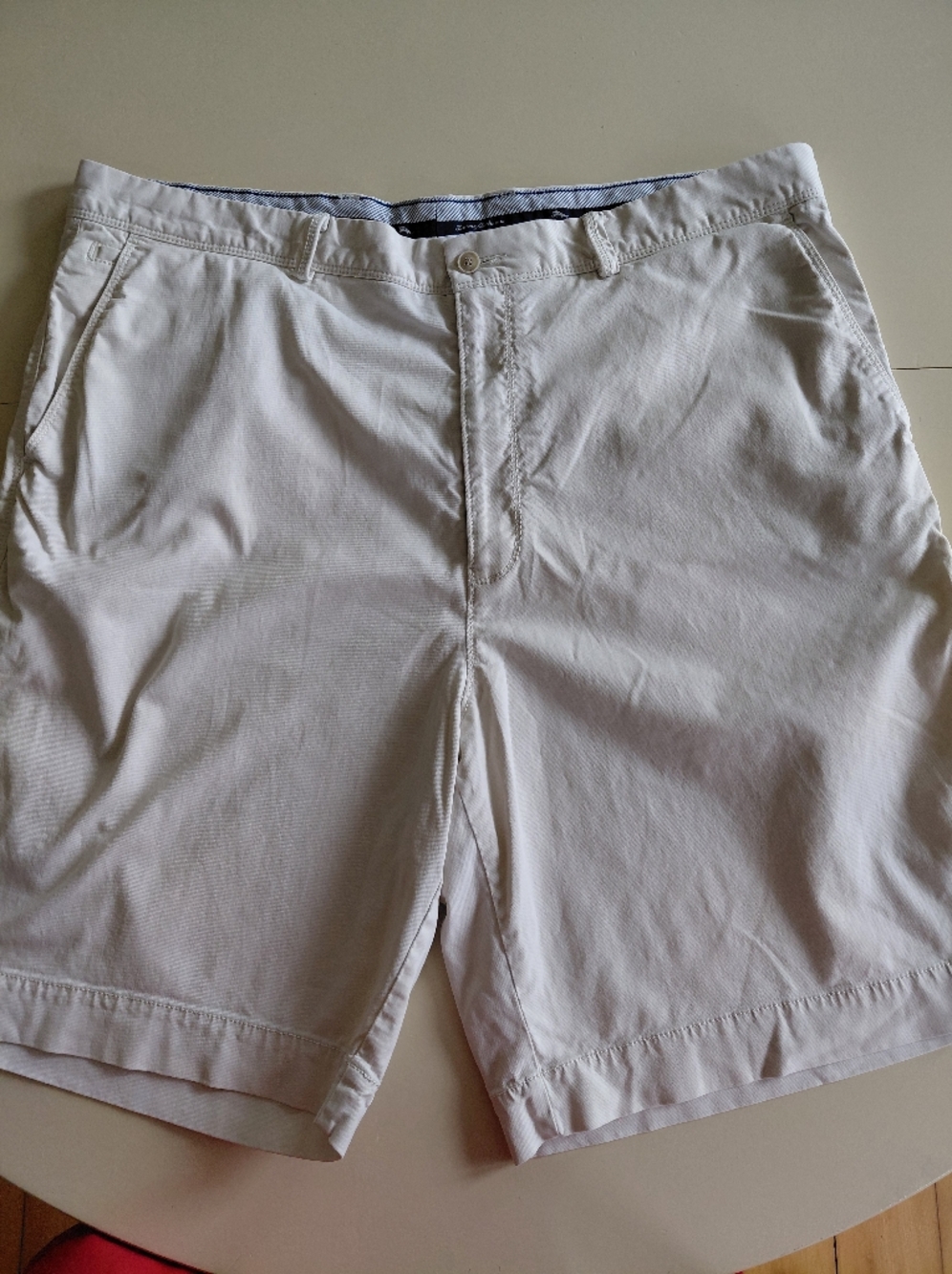 Tommy Bahama Mens Khaki Tan Chino Shorts Size 40 Cotton Tencel Blend Flat Front